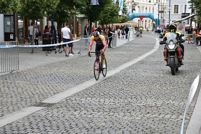 及职业球队 及职业球队